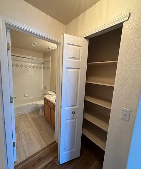 3060 Mandalay Grv #1 — Photo 4