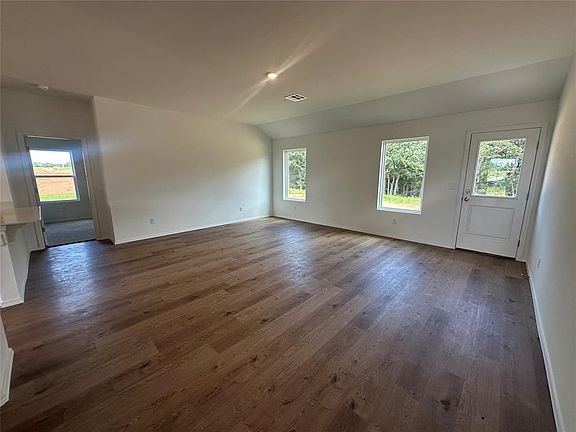 4th image of 9842 Wildflower Dr