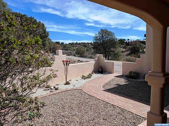 3rd image of 105 Wendy Rd