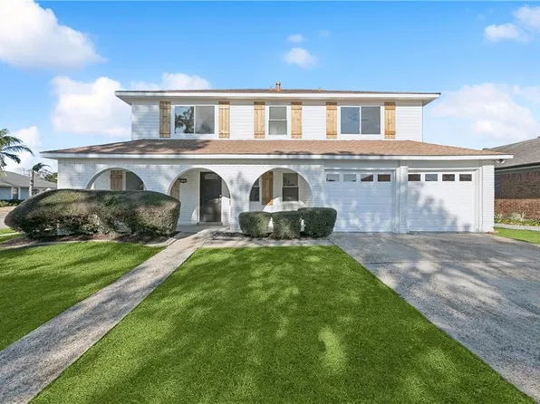 2103 Mesa Via Dr, Harvey, LA 70058