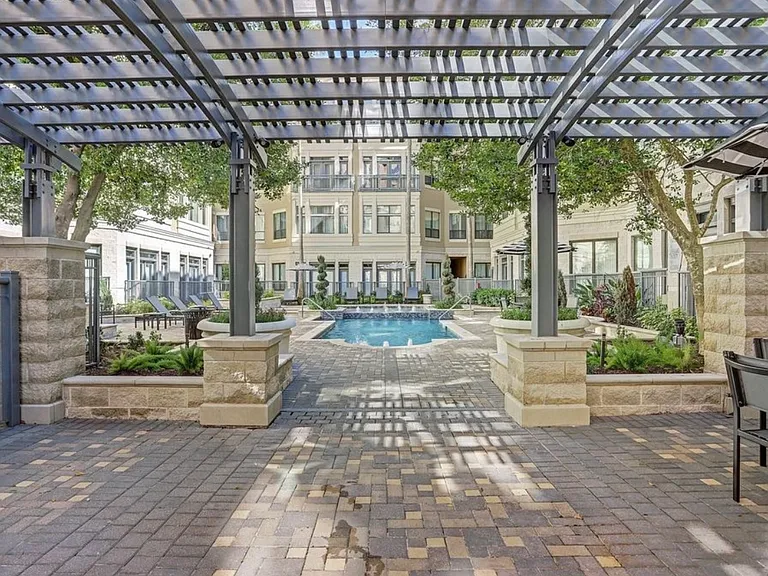 1901 Post Oak Blvd #2402 — Photo 19