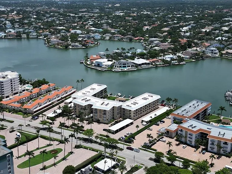 3000 Gulf Shore Blvd N #213 — Photo 45