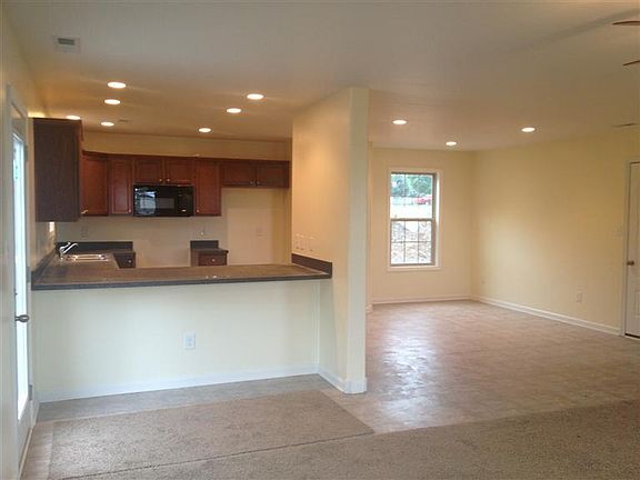 3rd image of 128 Shelby Way