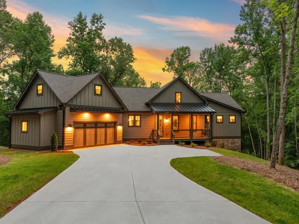 298 Lower Creek Trl, Ellijay, GA 30540