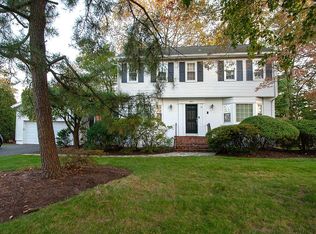 15 Carol Dr, Englewood Cliffs, NJ
