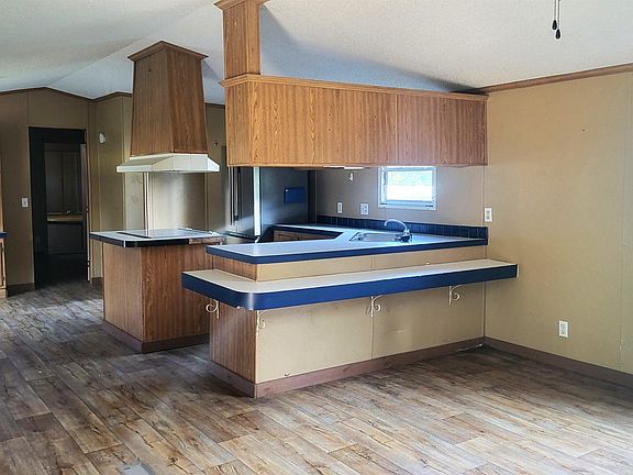 2nd image of 140 W Johnson Ave