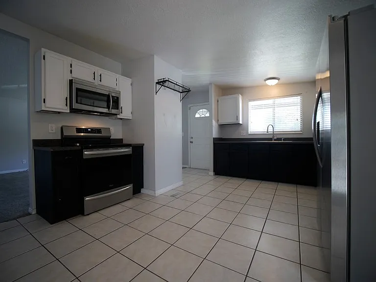 3292 S 4400 W — Photo 10