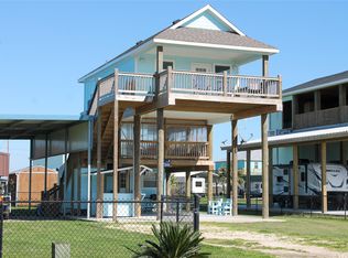 906 S Selwyn Rd, Crystal Beach, TX 77650