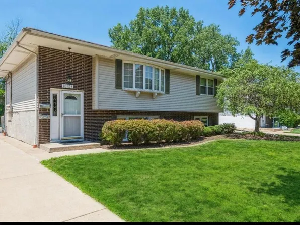 10124 Erie Pl, Highland, IN 46322