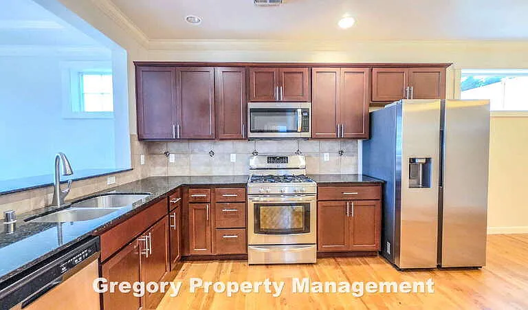 1710 145th Pl SW — Photo 5