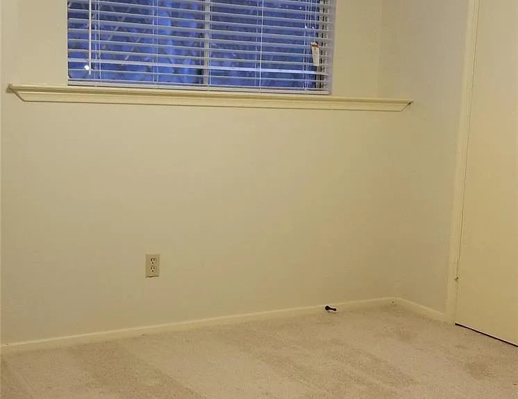 8807 Leader St — Photo 12