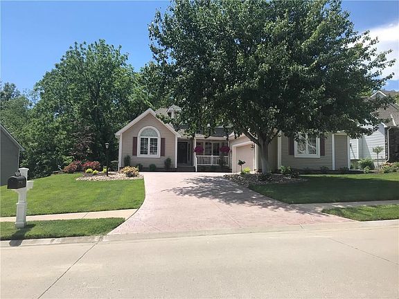 2nd image of 3406 E Devonshire Dr