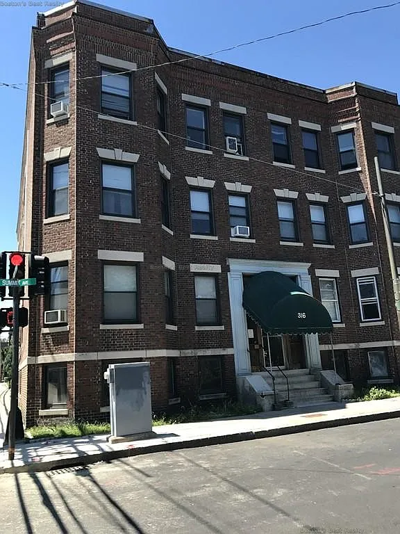 1 bed, 558 sqft, $2,100 — Photo 4