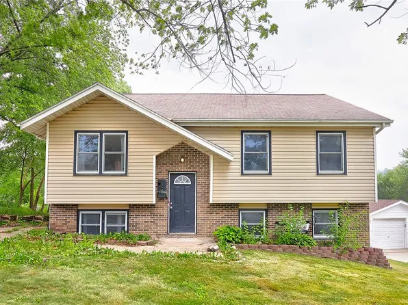 204 Feller Curv, Van Meter, IA 50261