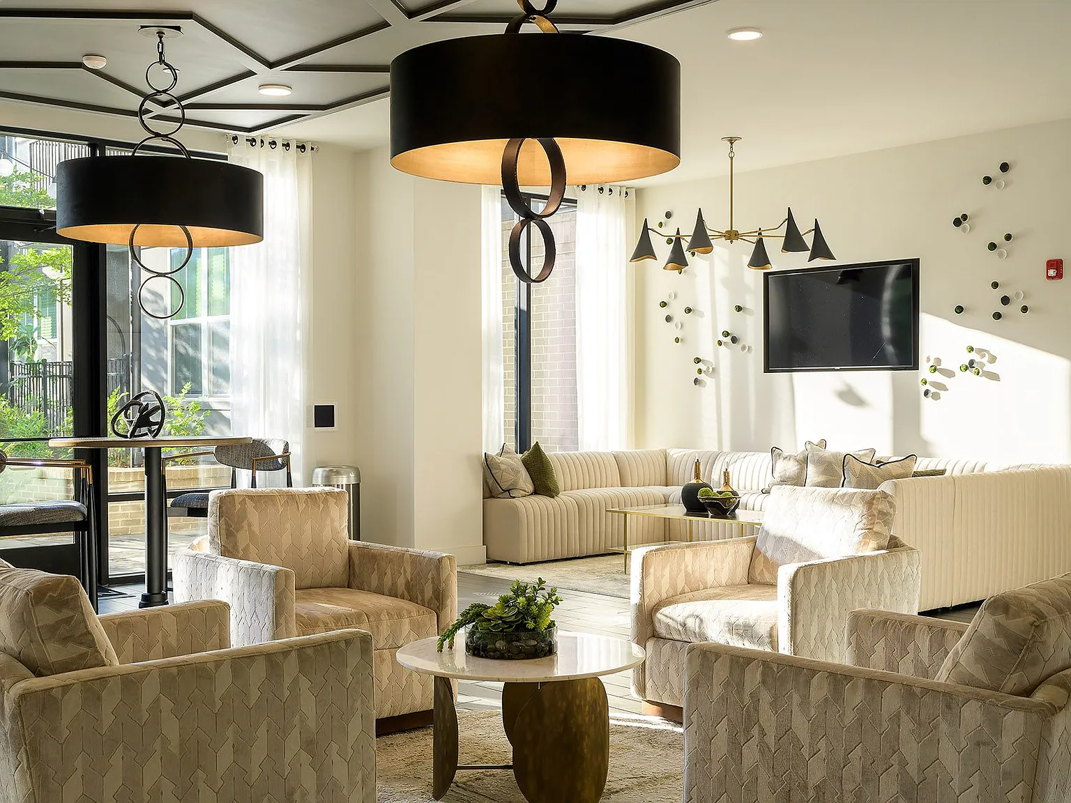 The Tomlin Luxury Apartments — Photo 3