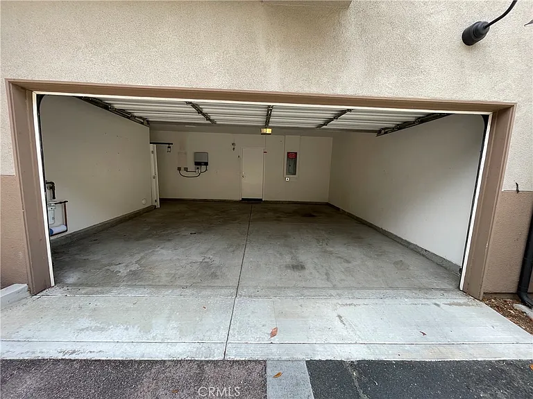 501 W Maple Ave — Photo 58
