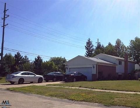 2nd image of 39023 Hyland Ct