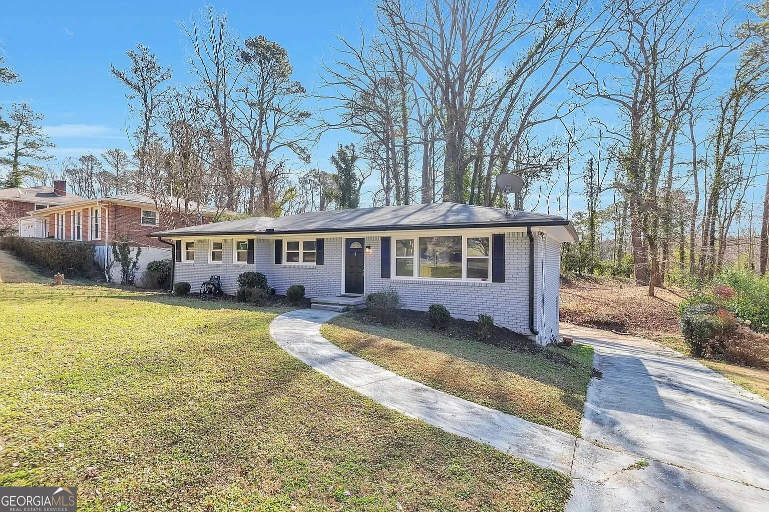3 bed, 3.0 bath, $2,400 — Photo 2