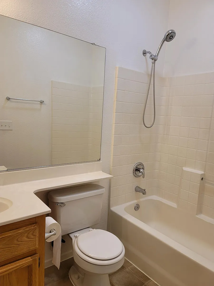Building Photo - 9228 Sweetdale Ct