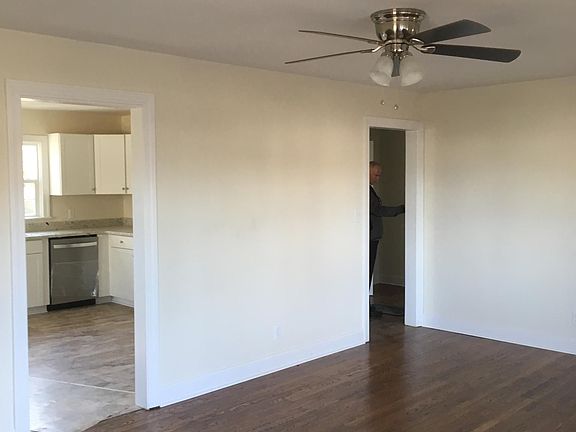 3rd image of 1009 Hamilton St