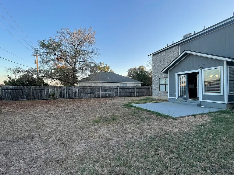 21634 Longwood — Photo 48