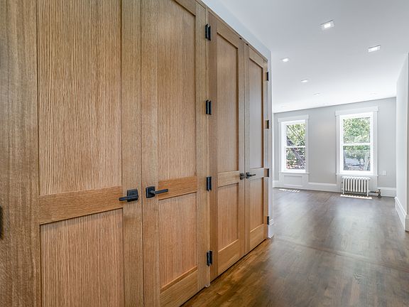 3rd image of 313 W 17th St APT 2