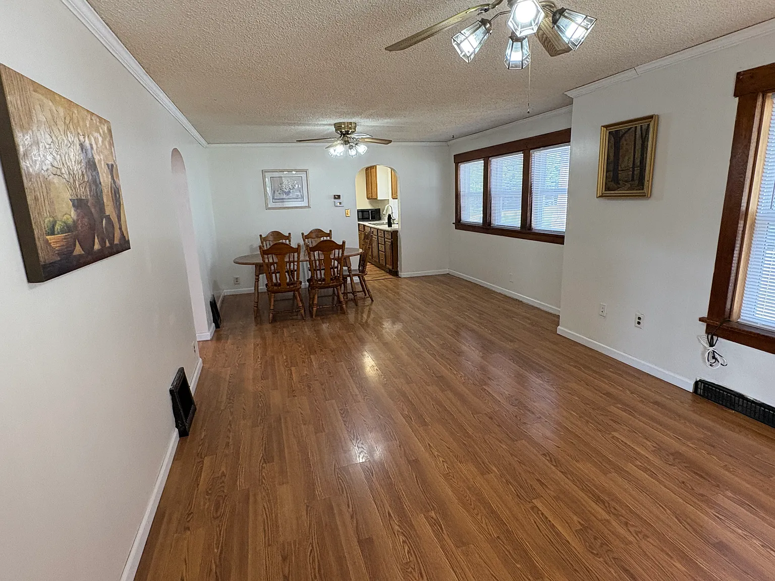 2 bed, 892 sqft, $1,400 — Photo 3