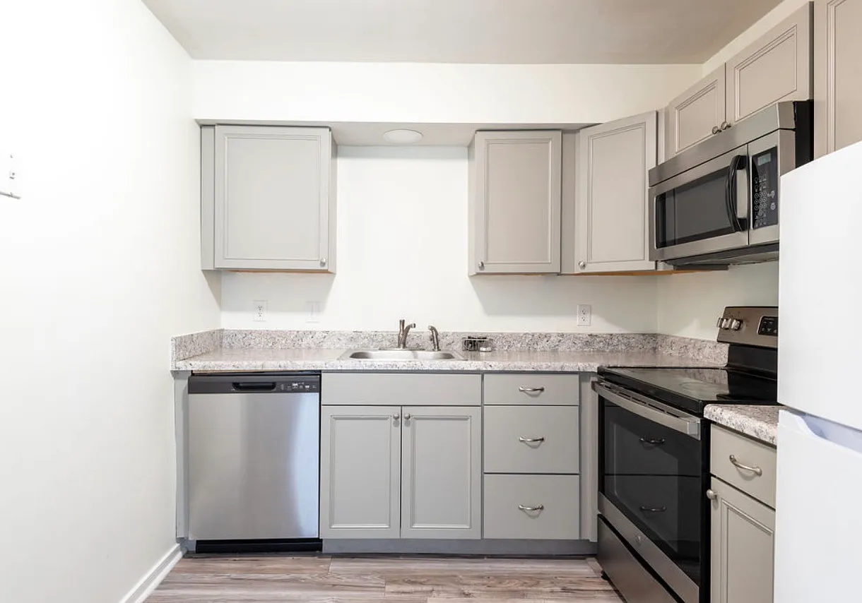 2 bed, 1.5 bath, 988 sqft, $1,650 — Photo 3