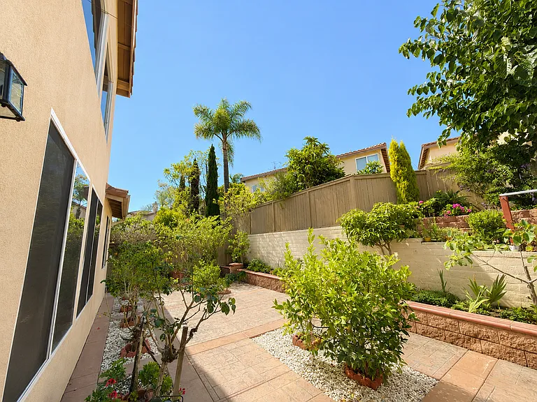 3574 Torrey View Ct — Photo 37