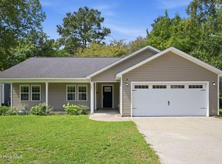 207 Sherwood Rd, Jacksonville, NC 28540