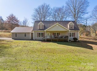70 Pierce Elders Rd, Whittier, NC 28789