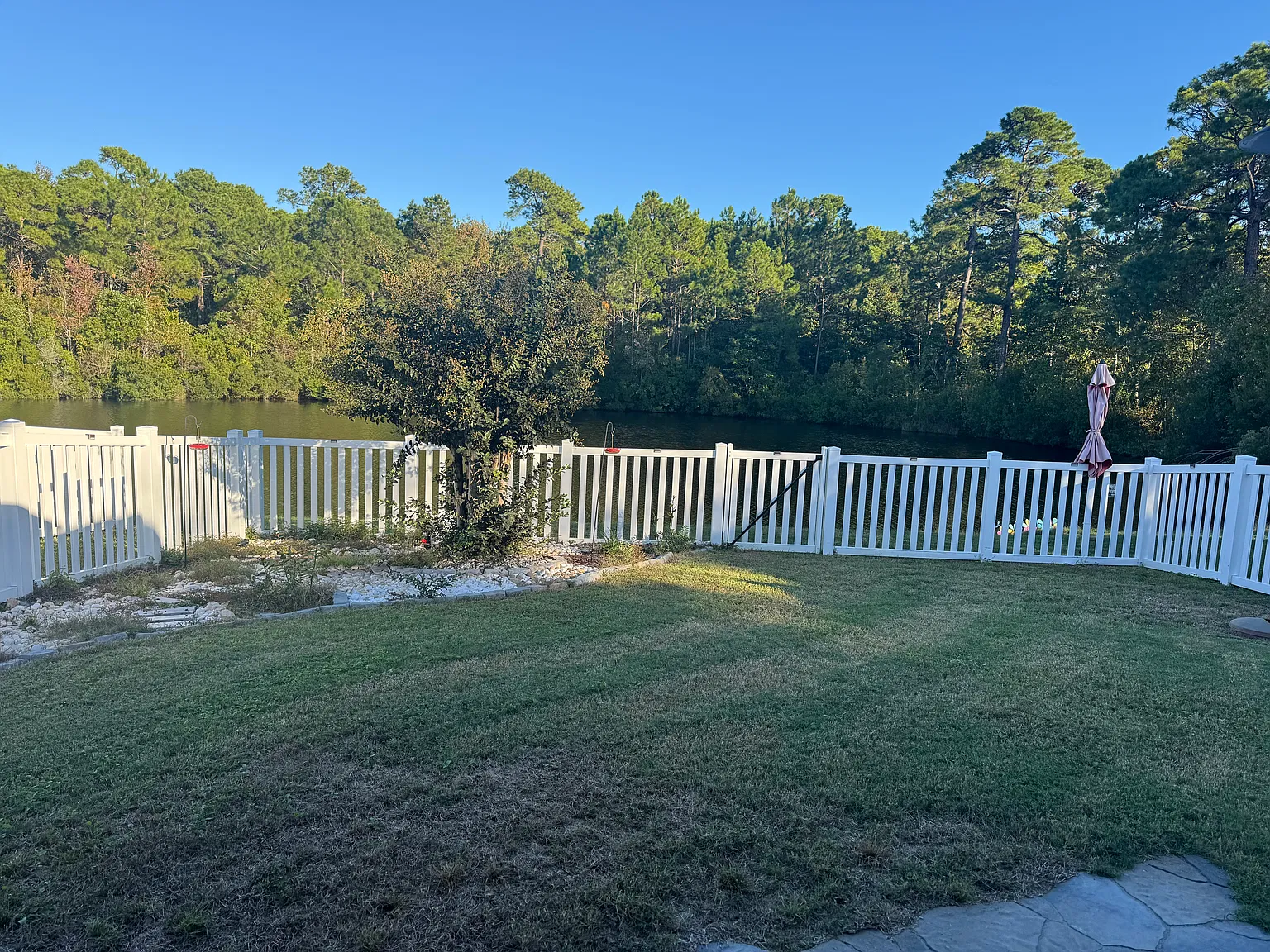 4 bed, 2200 sqft, $2,200 — Photo 4