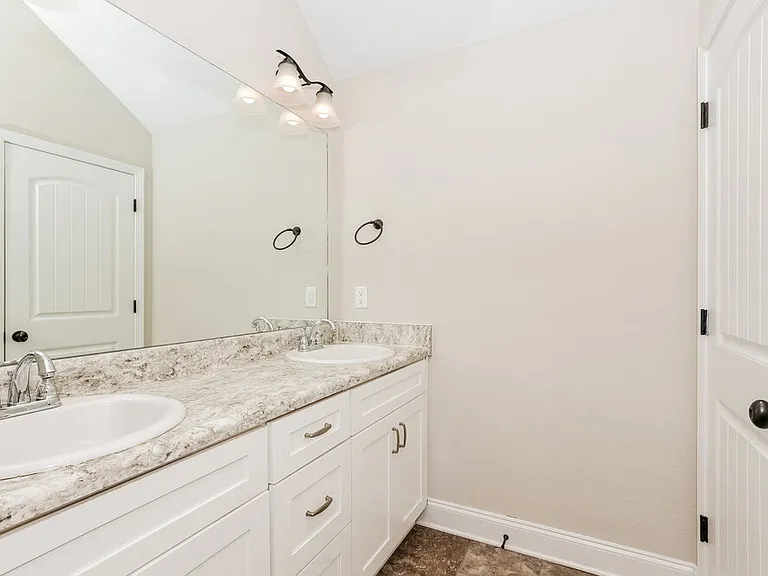 1217 Catawba Way — Photo 11