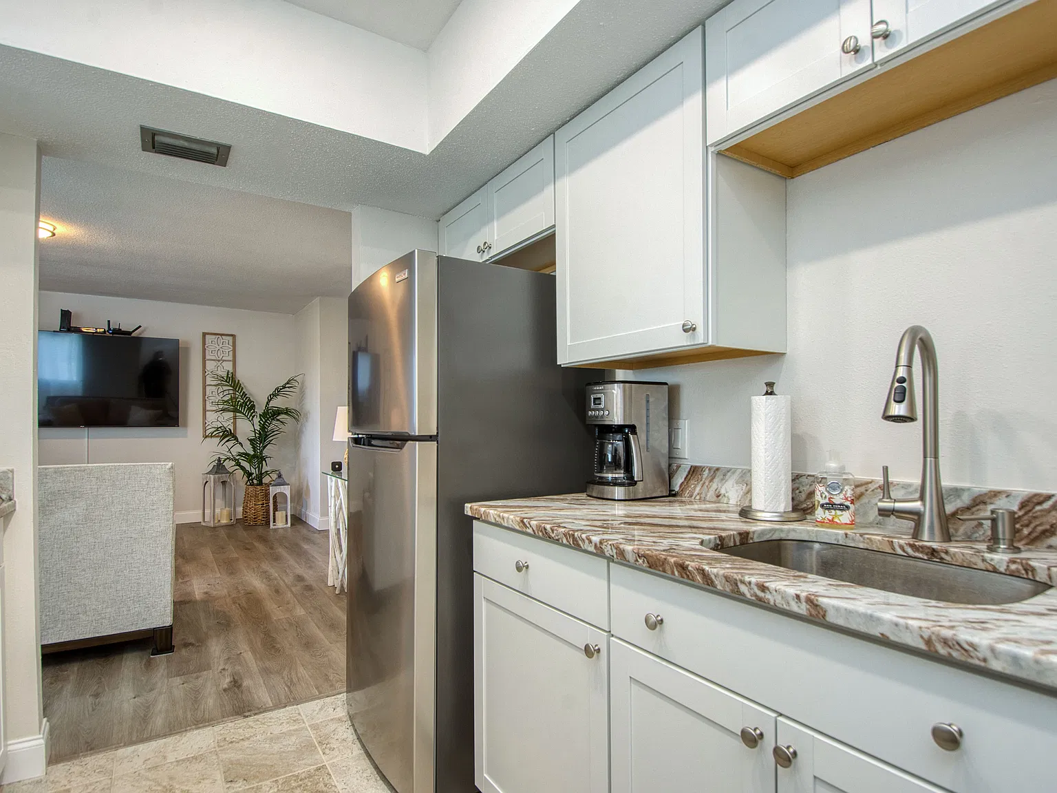 2 bed, 920 sqft, $1,500 — Photo 4