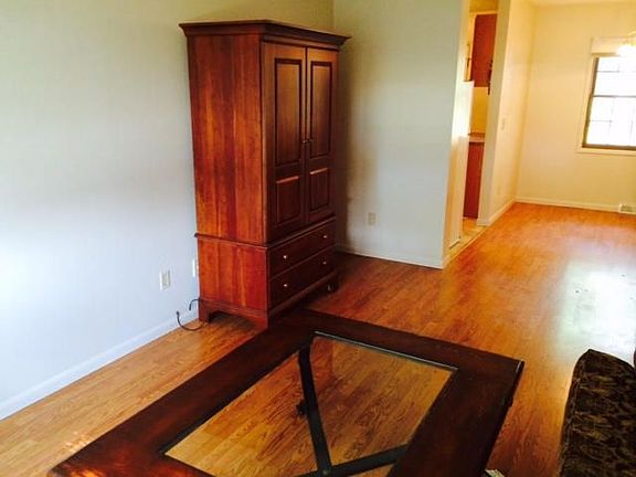 5th image of 5882 S Woodcliffe Dr