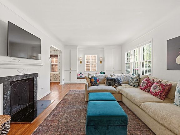 4th image of 3854 Meadowbrook Blvd