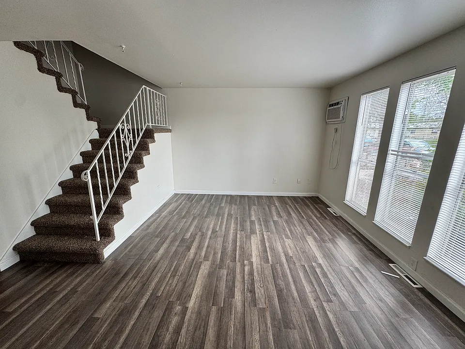 56 Lansing St #56