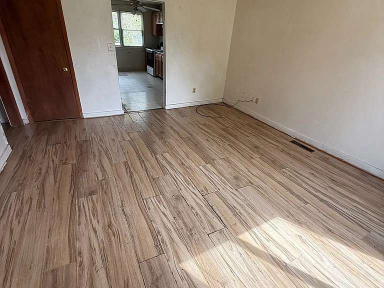 811 N 14th St — Photo 2