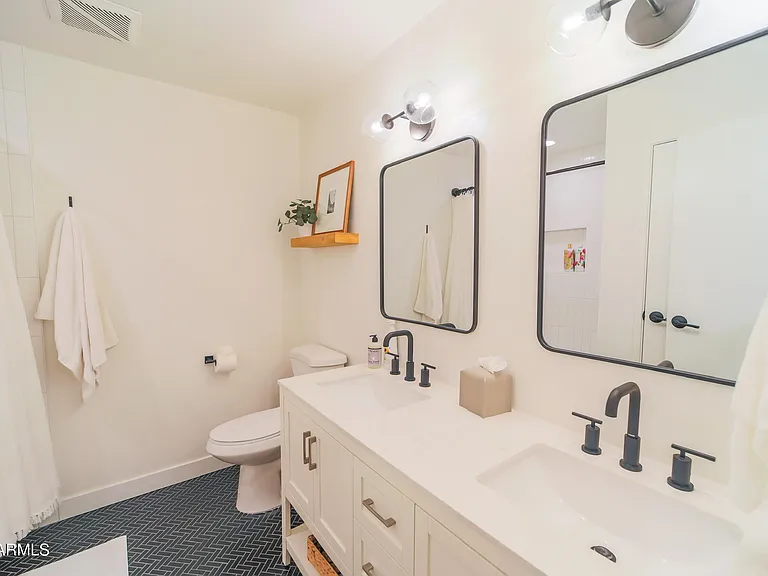 1224 E Alameda Dr — Photo 5