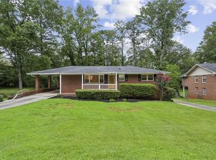 2221 Plantation Dr, East Pt, GA 30344