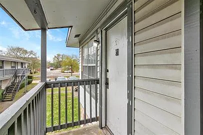 2755 Louisiana St — Photo 2