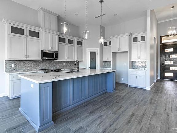 4th image of 3909 Crimson Ave