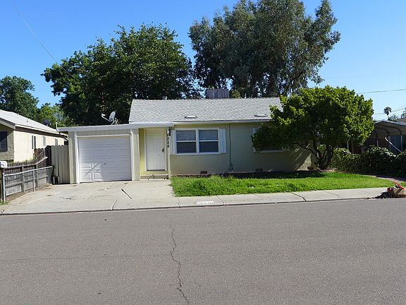 2nd image of 2220 W Oxford Way