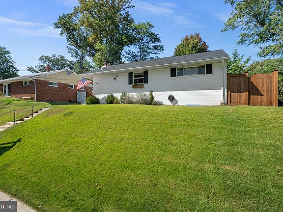 3rd image of 303 Belton Rd
