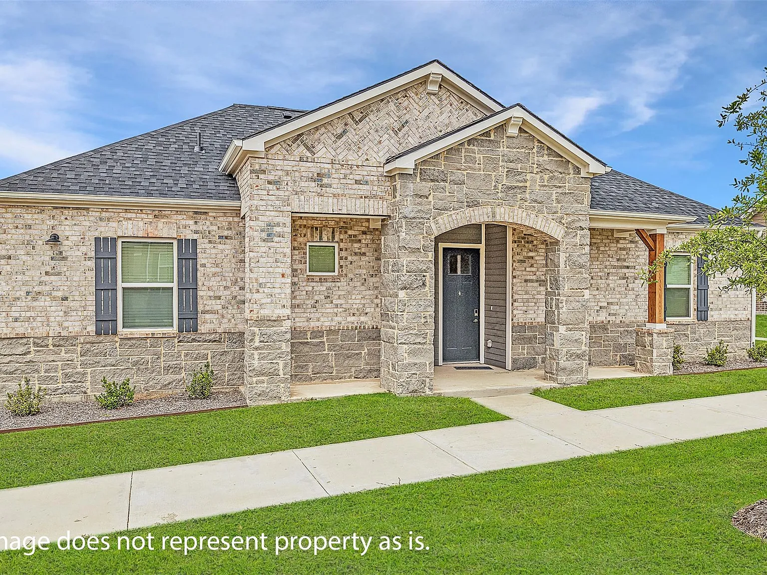 1 bed, 1.0 bath, 637 sqft, $1,629 — Photo 2