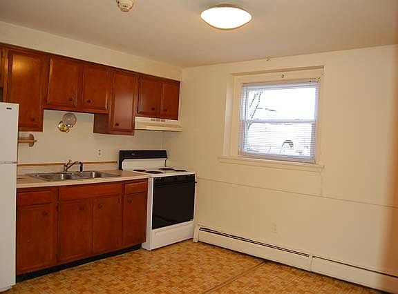2nd image of 400 Pleasant St APT 24