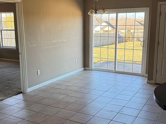 5th image of 517 Tilgate Ct