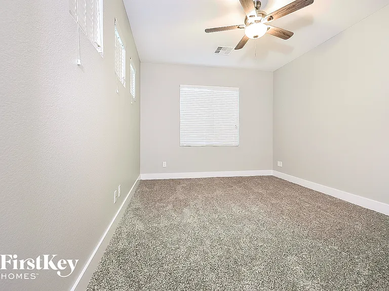 3840 Bowers Hollow Ave — Photo 11