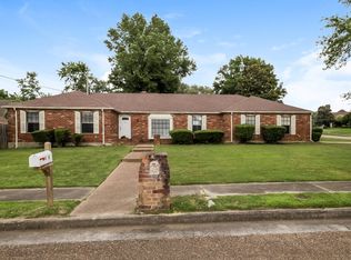 4558 Pinegate Dr, Memphis, TN 38125