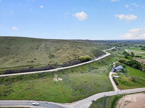 3rd image of 1 County Line Rd